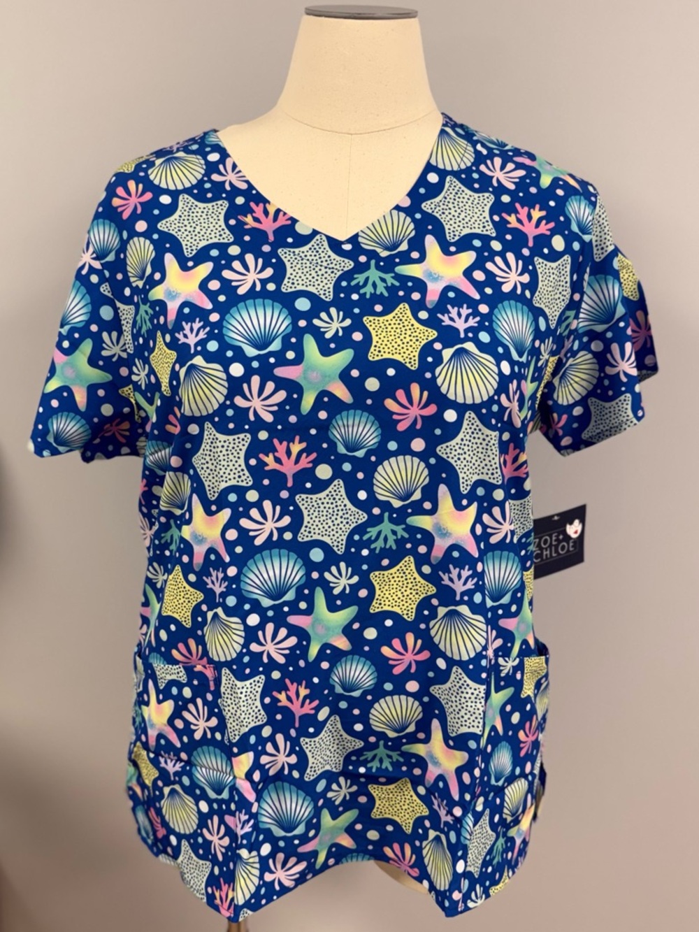 NWT Zoe + Chloe Scrub Top XL Blue Seashells & Starfish Scrubs Uniform Nurse